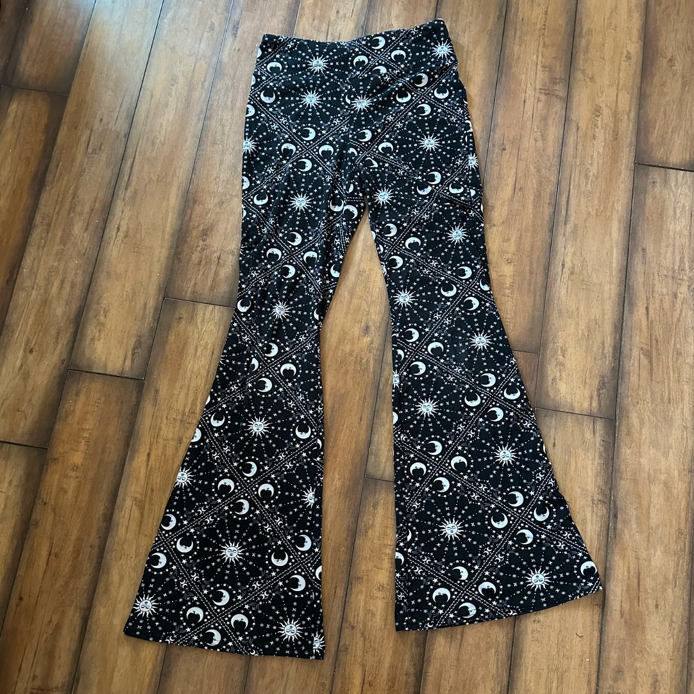 Celestial Flare Leg Leggings
